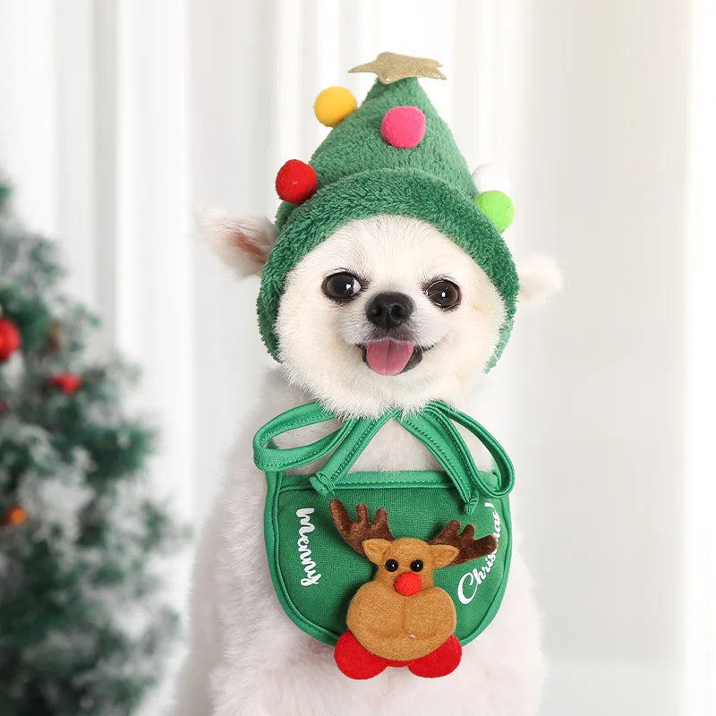 🎅🎁 Cute Pom Pom hat in the shape of a Christmas tree for pets!