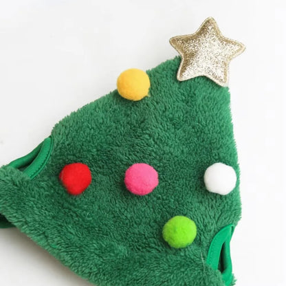 🎅🎁 Cute Pom Pom hat in the shape of a Christmas tree for pets!